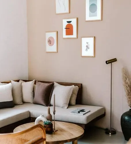 Stylish Japandi Designer In - Vyg Villa