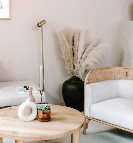 Stylish Japandi Designer In - Vyg Villa *